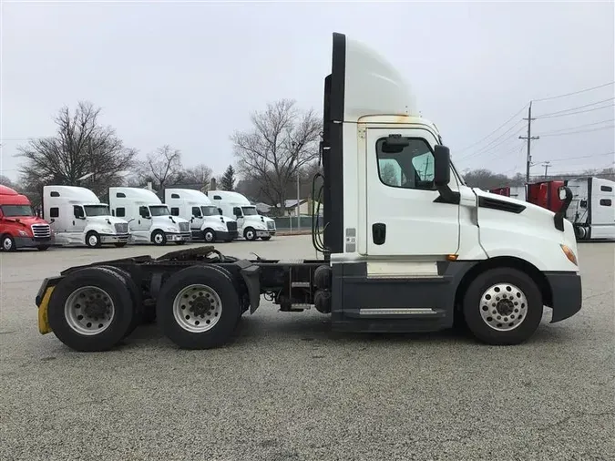 2020 FREIGHTLINER CA126