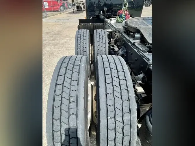 2022 Peterbilt 389