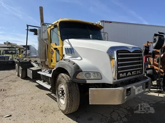 2009 MACK GRANITE GU813