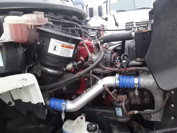 2018 FREIGHTLINER M2 106