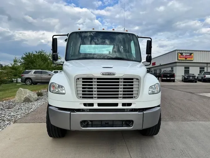 2020 Freightliner Business Class M2 106