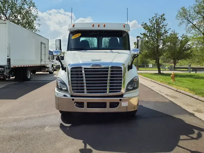 2018 FREIGHTLINER/MERCEDES CASCADIA 113