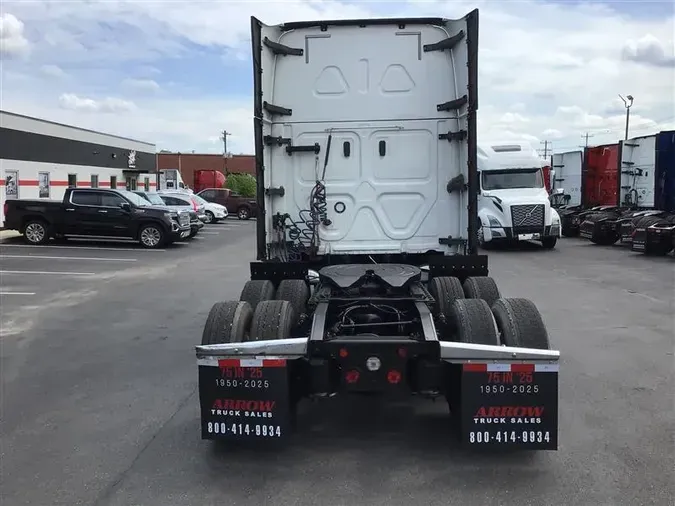 2020 FREIGHTLINER CASCADEVO1