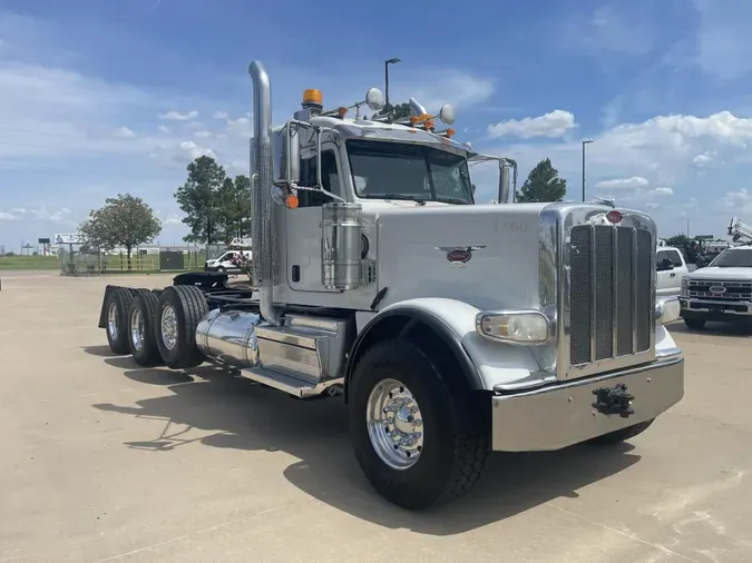 2020 Peterbilt 389
