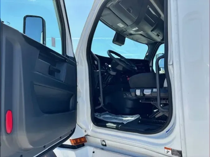 2023 Freightliner Cascadia 126