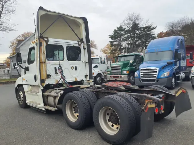 2019 FREIGHTLINER/MERCEDES CASCADIA 125e179f57ca27127c5b7f3751761c8f299