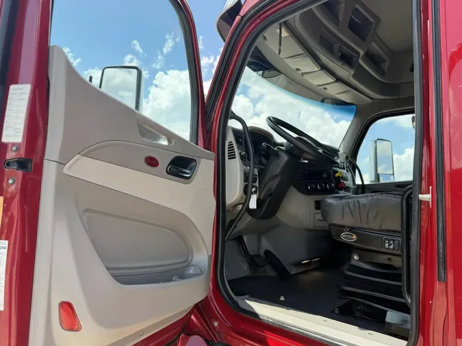 2020 Peterbilt 579e17beb258cbbd22975ed45020363ea2d