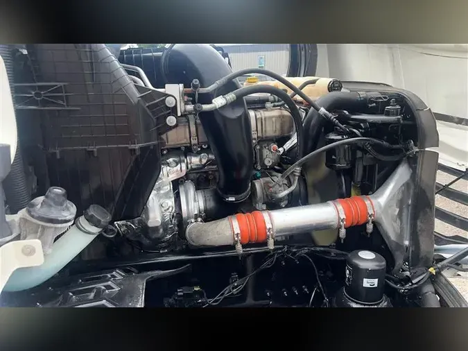 2021 FREIGHTLINER CA126