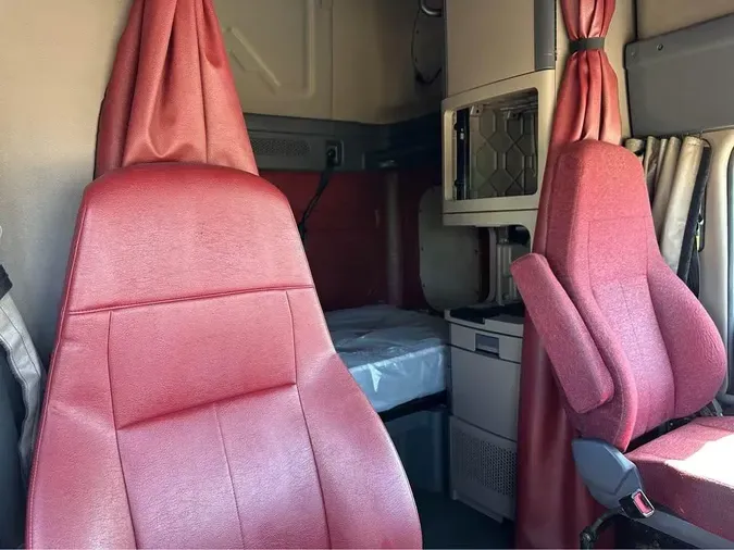 2018 Freightliner Cascadiae17ef2e062955d1e466b79920f36df70