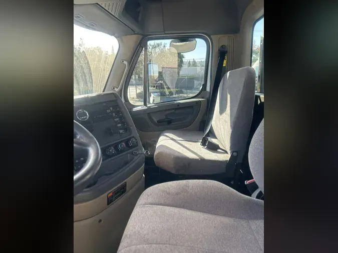 2019 FREIGHTLINER/MERCEDES CASCADIA 125