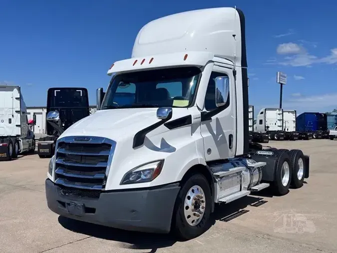 2023 FREIGHTLINER CASCADIA 116e18261db7fa3299e2dfd38f2f9e7db3e