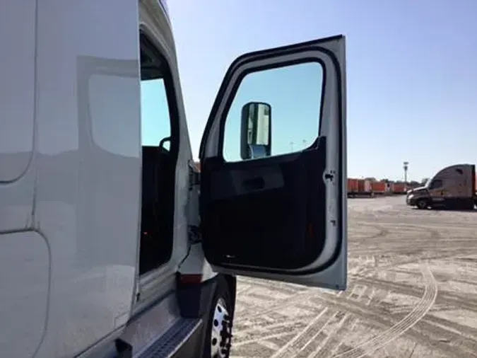 2020 Freightliner Cascadia