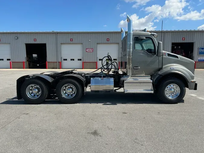 2026 Kenworth T880
