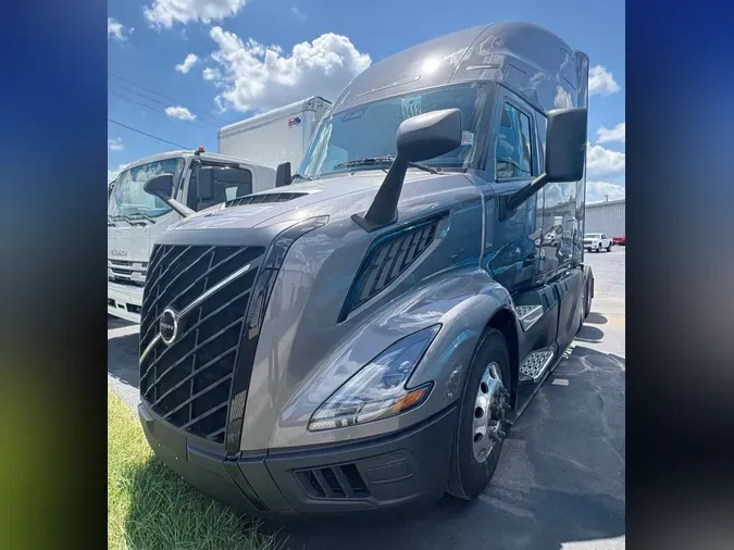 2026 VOLVO TRUCK VNL64TV04