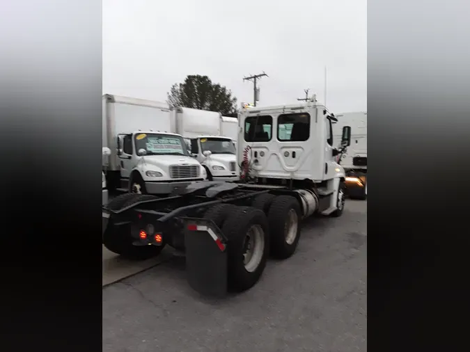 2018 FREIGHTLINER/MERCEDES CASCADIA 125