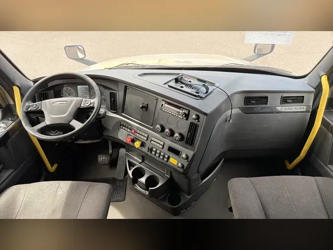 2023 Freightliner Cascadia 126
