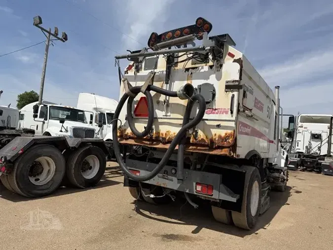 2007 FREIGHTLINER BUSINESS CLASS M2 106