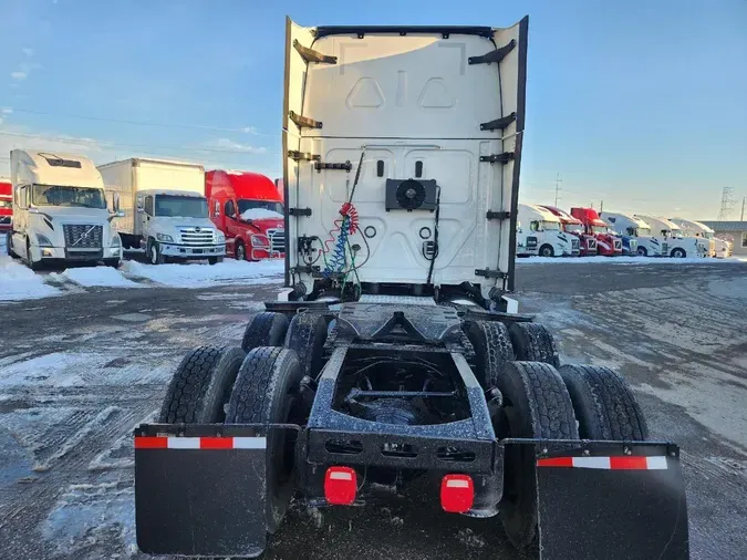 2023 FREIGHTLINER Cascadia 126