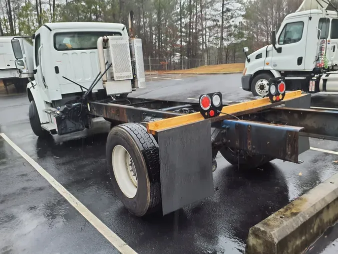 2014 FREIGHTLINER/MERCEDES M2 106