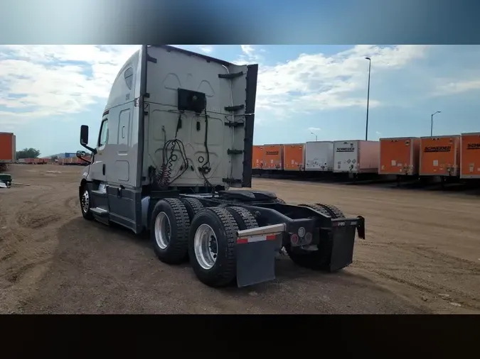 2020 Freightliner Cascadia