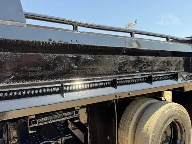 2002 INTERNATIONAL 4900e1abbc7eb4a11ceee09614815f11cc3d