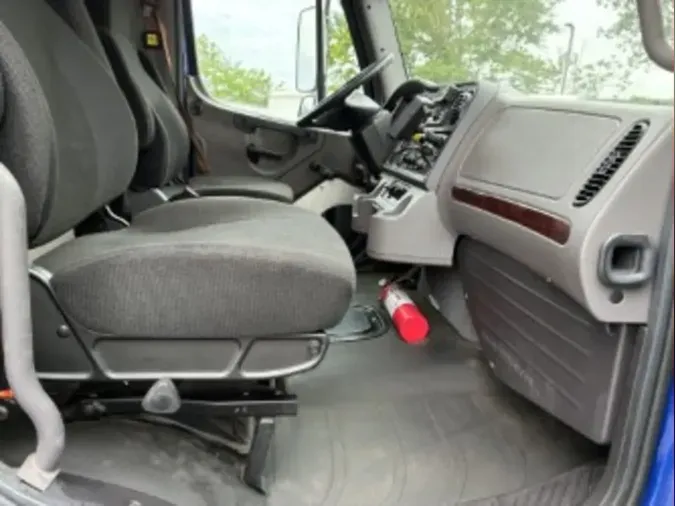 2020 FREIGHTLINER/MERCEDES M2 106