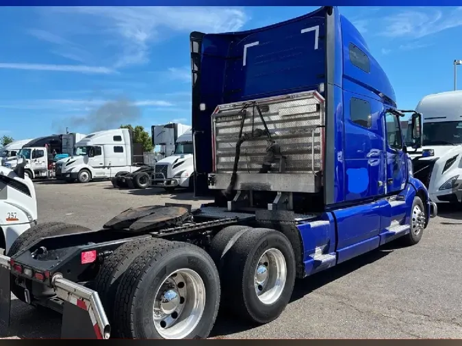2024 VOLVO VNL64T760