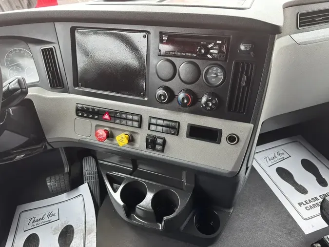 2022 FREIGHTLINER Cascadia 126