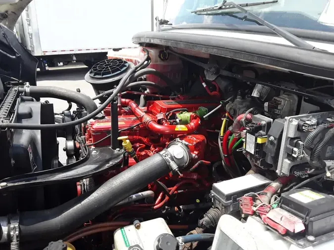 2018 FREIGHTLINER M2 106