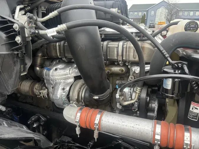 2019 Freightliner Cascadia 126