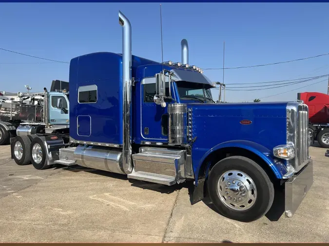 2023 Peterbilt 389