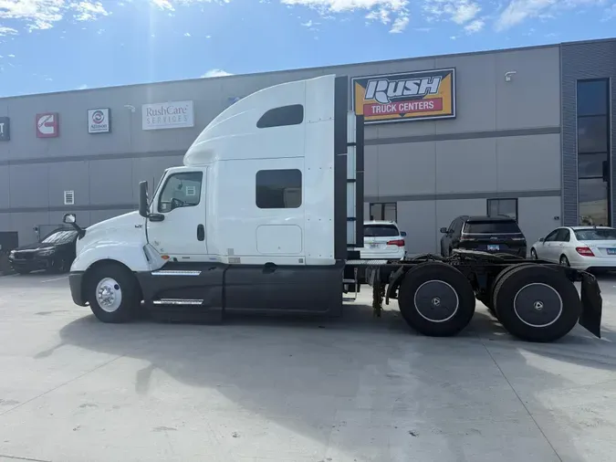 2022 International LT625