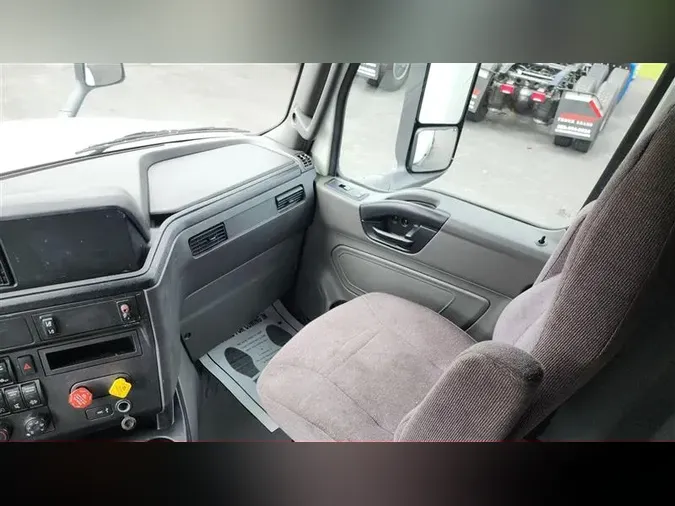 2021 INTERNATIONAL LT625