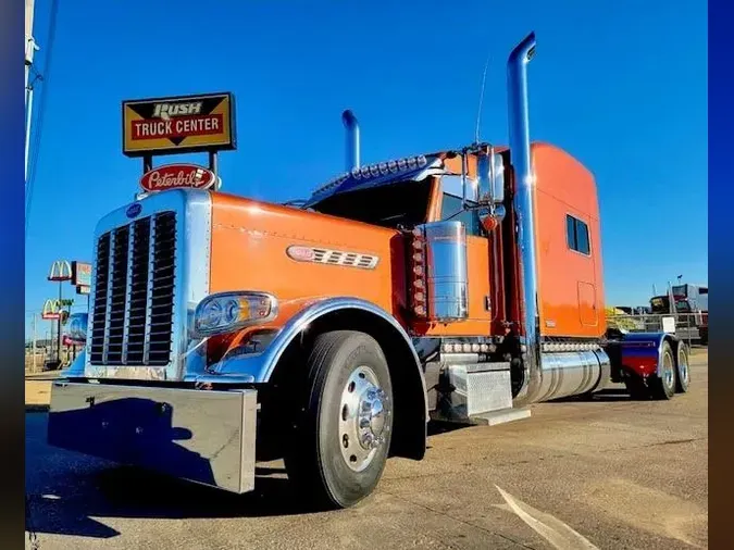 2022 Peterbilt 389