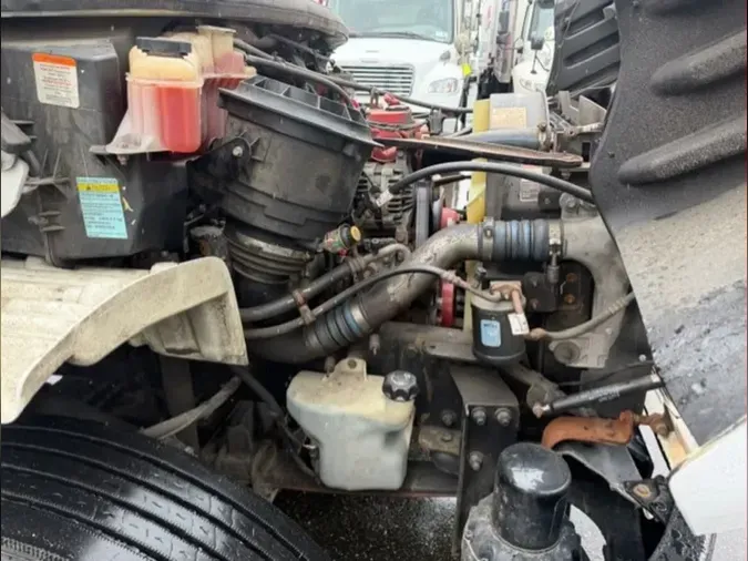 2018 FREIGHTLINER/MERCEDES M2 106