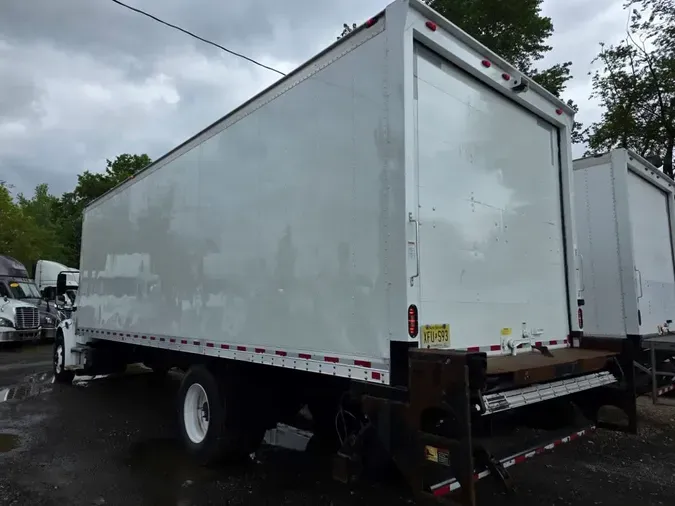 2018 FREIGHTLINER M2 106