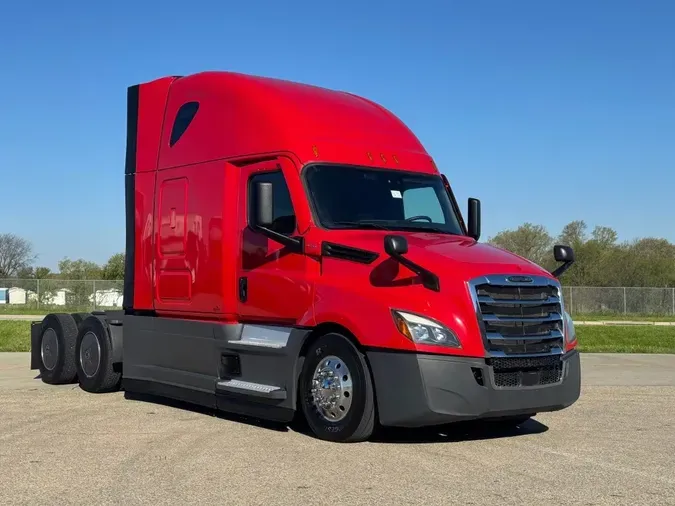 2022 FREIGHTLINER Cascadia 126