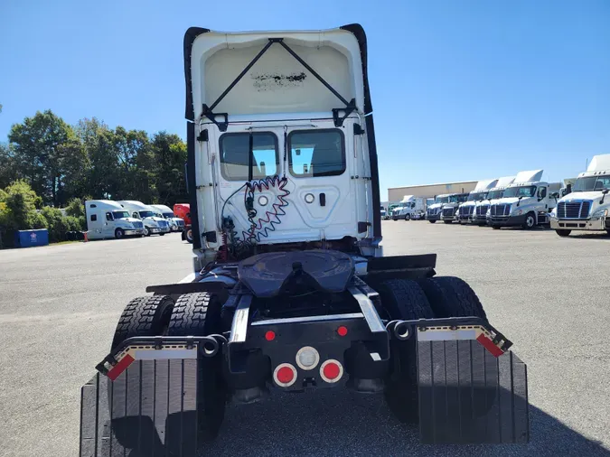 2018 FREIGHTLINER/MERCEDES CASCADIA 113