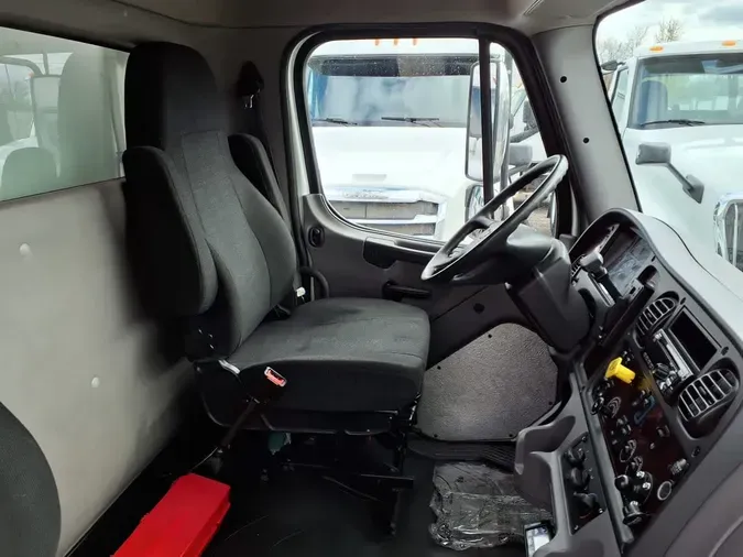 2019 FREIGHTLINER/MERCEDES M2 106