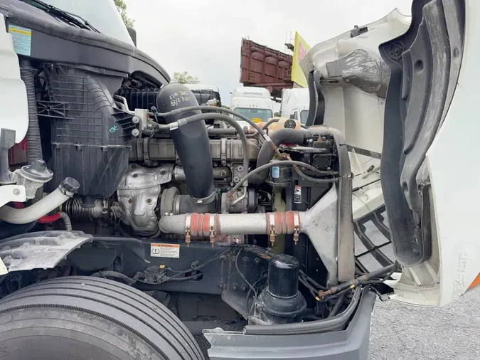 2021 Freightliner Cascadia 126