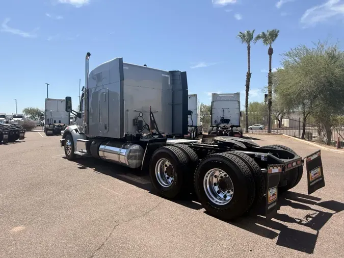 2022 Peterbilt 567