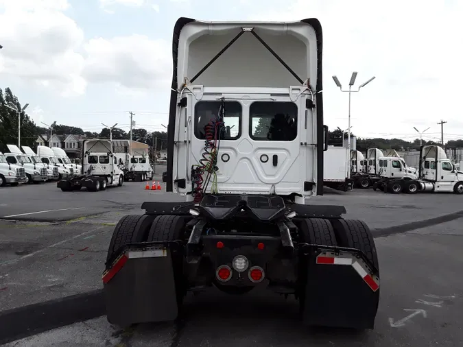 2018 FREIGHTLINER/MERCEDES CASCADIA 125