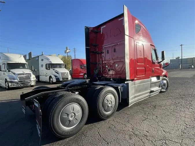 2021 FREIGHTLINER CA126