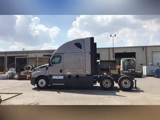 2023 Freightliner Cascadia