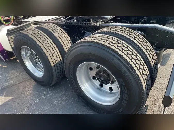 2020 FREIGHTLINER CA126