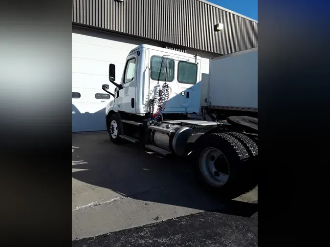 2020 FREIGHTLINER/MERCEDES NEW CASCADIA 116e1cef4180a06f118d31587c74b463526