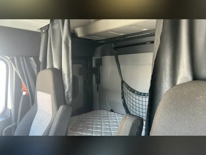 2021 Freightliner Cascadia 126e1cf4ae1adb2d86b8cd828f298f9b358