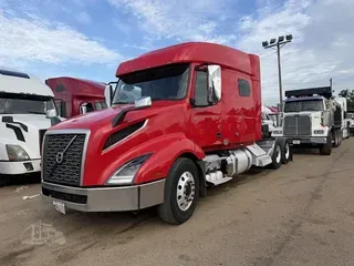 2019 VOLVO VNL64T740