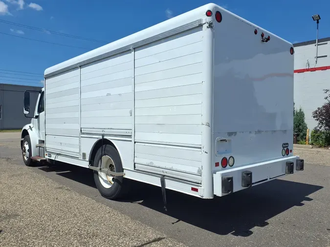 2016 FREIGHTLINER/MERCEDES M2 106