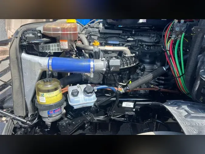 2021 FREIGHTLINER CA126